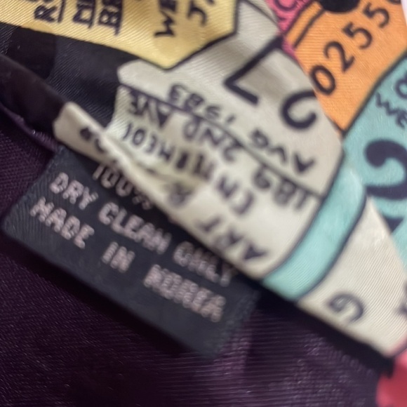 Nicole Miller Visited Vintage Theater Tickets 100% Silk Tie—Fabulous!!  Like New - Picture 6 of 10